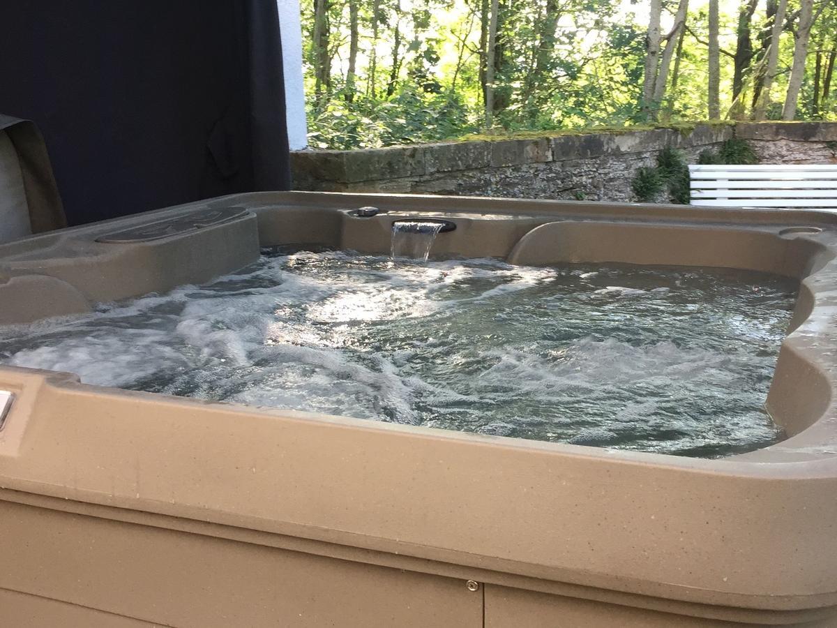 Unique Holiday Home In Virton With Jacuzzi Latour Luaran gambar